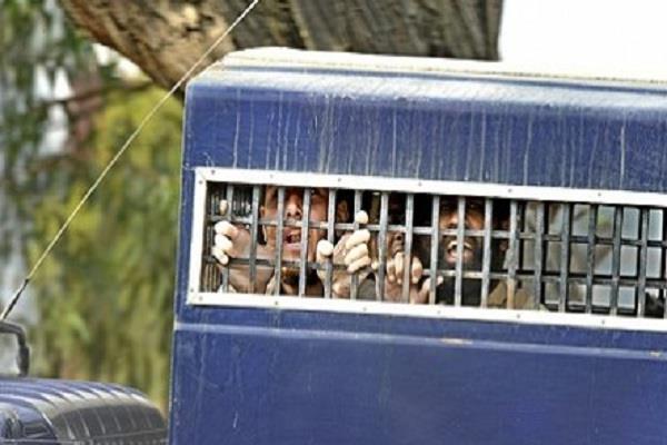 prisoners