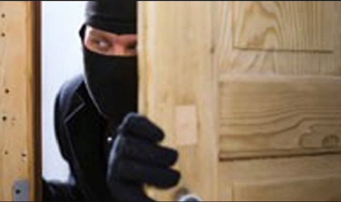 ਬਾਈਕ ਨੇ ਦਿੱਤਾ ਧੋਖਾ ਫਿਰ ਵੀ 5 ਮਿੰਟਾਂ 'ਚ ਸੋਨਾ ਲੁੱਟ ਕੇ ਪੈਦਲ ਫਰਾਰ ਹੋਏ ਲੁਟੇਰੇ