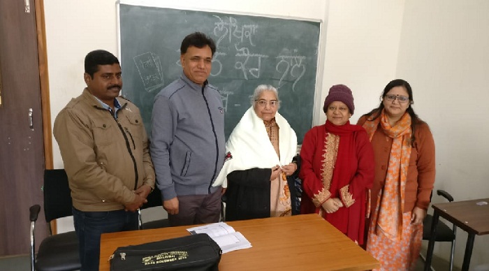 ਜਦੋਂ ਲੇਖਿਕਾ ਬਚਿੰਤ ਕੌਰ ਨੇ ਸਿੱਧੇ ਕਾਲਜ ਦੀ ਜਮਾਤ ''ਚ ਪੁੱਜ ਕੇ ਕੀਤਾ ਵਿਦਿਆਰਥੀਆਂ ਨੂੰ ਹੈਰਾਨ