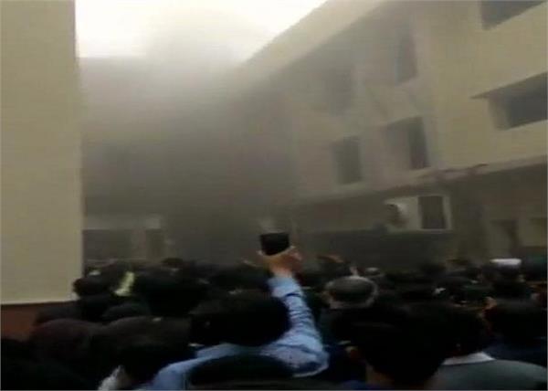 delhi high court canteen fire