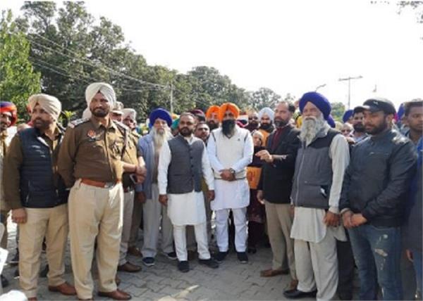 cooperative sugar mill akali mla dharna