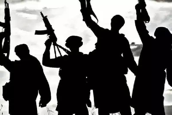 pakistan  5 police personnel killed in terror attack