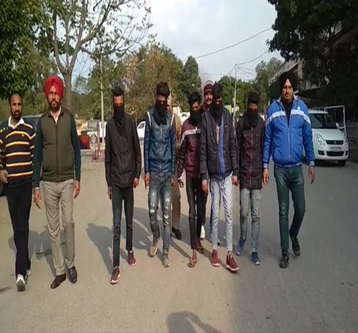 ਲੁੱਟਖੋਹ ਦੀਆਂ ਵਾਰਦਾਤਾਂ ਨੂੰ ਅੰਜਾਮ ਦੇਣ ਵਾਲੇ 5 ਮੈਂਬਰ ਕਾਬੂ