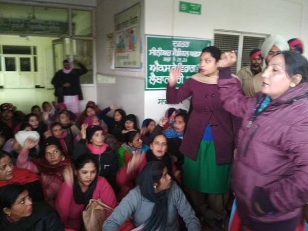 during fight between doctors and asha open secrets of each other