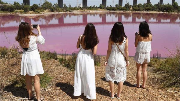melbourne naturally pink lake
