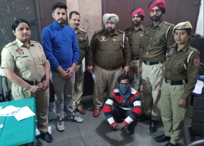 ਨਹਾਉਂਦੇ ਸਮੇਂ ਬਣਾਈ ਵੀਡੀਓ, ਬਲੈਕਮੇਲ ਕਰ ਕੇ ਮਿਟਾਉਂਦਾ ਰਿਹਾ ਹਵਸ