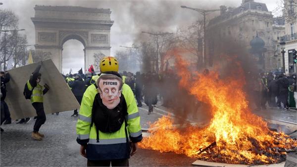 french govt pressure yellow vest protest