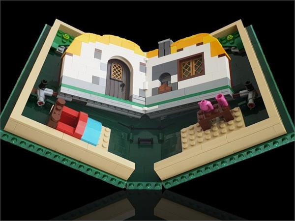 lego mocks foldable phones of samsung and huawei