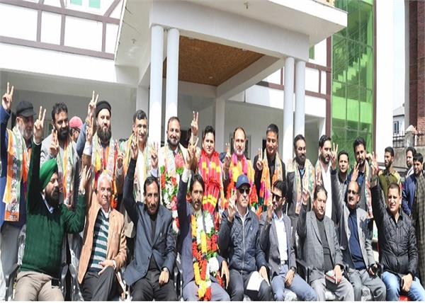 former ias officer joins congress