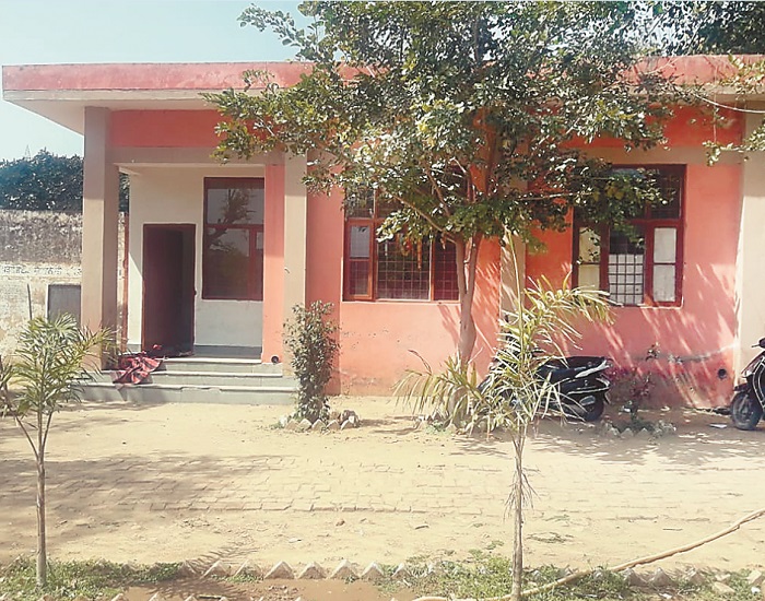 'ਵਿਕਾਸ ਨਹੀਂ ਕਰਾਉਣਾ ਸੀ ਤਾਂ ਕਿਉਂ ਲਿਆ ਪਿੰਡ ਨੂੰ ਗੋਦ'