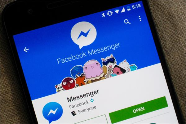 facebook is rolling out dark mode in messenger