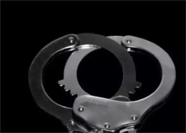 car gujarat charas recovered 2 arrested