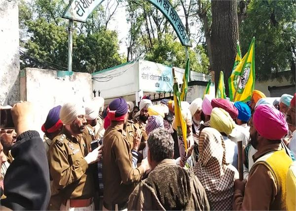 bathinda  banks  farmers blank checks