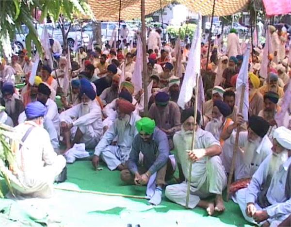 navjot sidhu  farmer  police
