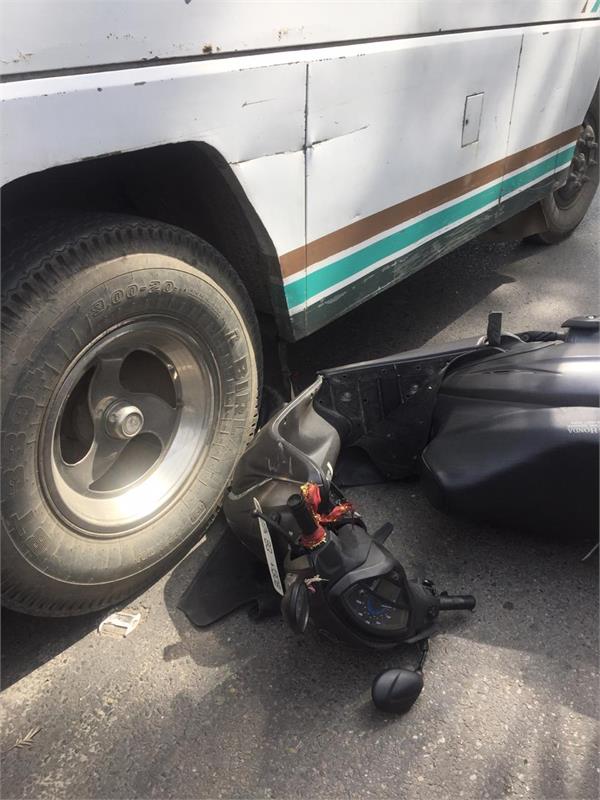 road accident  2 youth injured