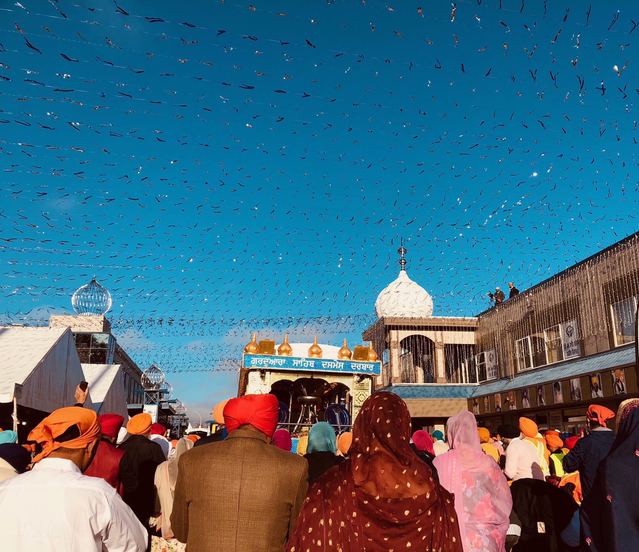 ਸਰੀ ਦੇ ਨਗਰ ਕੀਰਤਨ ''ਚ ਸ਼ਾਮਲ ਹੋਏ ਹਜ਼ਾਰਾਂ ਲੋਕ, ਦੇਖੋ ਤਸਵੀਰਾਂ
