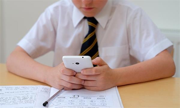 impact mobile phones kids