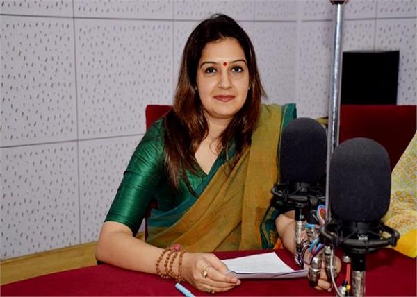 priyanka chaturvedi congress resignation