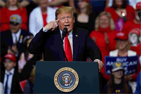 american president trump does not know who his father is 