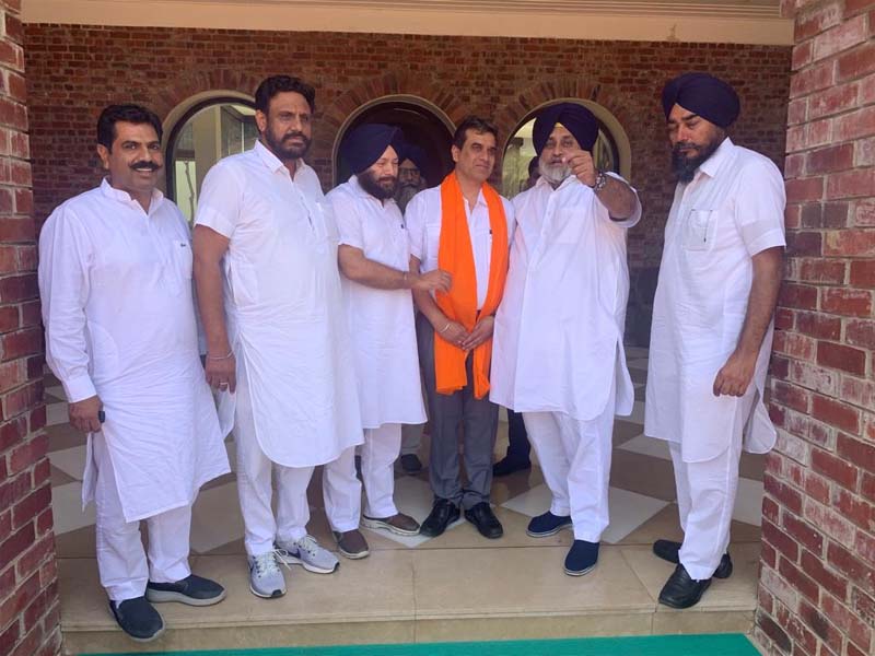 ਆਮ ਆਦਮੀ ਪਾਰਟੀ ਨੂੰ ਝਟਕਾ, ਸਾਬਕਾ ਜ਼ਿਲਾ ਪ੍ਰਧਾਨ ਅਕਾਲੀ ਦਲ ''ਚ ਸ਼ਾਮਲ