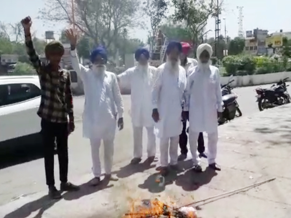 ਸ਼੍ਰੋਮਣੀ ਕਮੇਟੀ ਦੇ ਸਾਬਕਾ ਪ੍ਰਧਾਨ ਬਡੂੰਗਰ ਖਿਲਾਫ ਪਟਿਆਲਾ ''ਚ ਪ੍ਰਦਰਸ਼ਨ