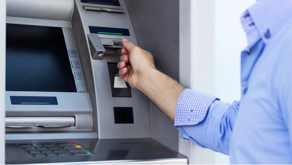ਮਹਿੰਗਾ ਹੋਵੇਗਾ ATM ''ਚੋਂ ਪੈਸੇ ਕਢਾਉਣਾ, ਜਲਦ ਵਧ ਸਕਦੀ ਹੈ ਫੀਸ