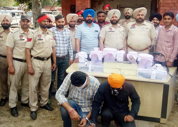 ਬਟਾਲਾ : ਫੈਕਟਰੀ 'ਚ ਨਾਜਾਇਜ਼ ਅਸਲਾ ਤਿਆਰ ਕਰਨ ਵਾਲਾ ਗਿਰੋਹ ਕਾਬੂ