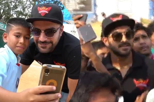 rashid and shankar  who came into the ground after being called   street boy  