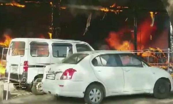 fire broke a car showroombetul