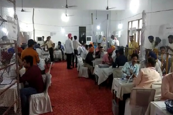 ਚੰਡੀਗੜ੍ਹ : ਲਗਾਤਾਰ ਲੀਡ ਕਰ ਰਹੀ 'ਕਿਰਨ ਖੇਰ', ਜਾਣੋ ਹੁਣ ਤੱਕ ਦੇ ਰੁਝਾਨ