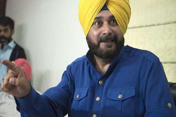 ਮੋਦੀ ਨੇ ਨੌਜਵਾਨਾਂ ਨੂੰ ਪਕੌੜੇ ਅਤੇ ਦੇਸ਼ ਨੂੰ ਭਗੌੜੇ ਦਿੱਤੇ : ਨਵਜੋਤ ਸਿੱਧੂ