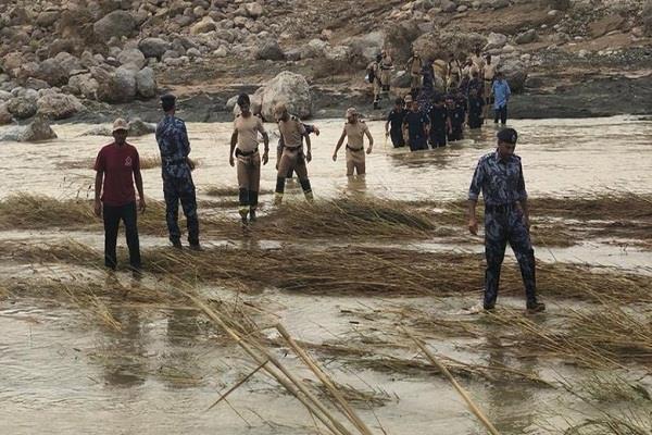 oman  6 indian swept away in flash floods