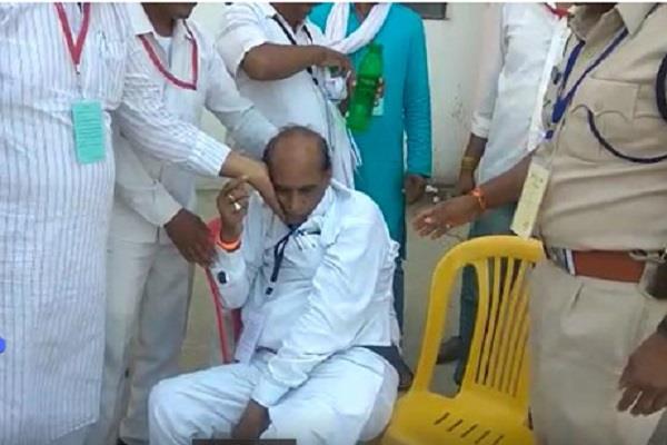 congress district president ratan singh heart attack