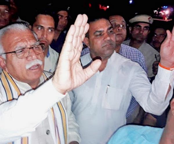 hc orders cm manohar stay guest house