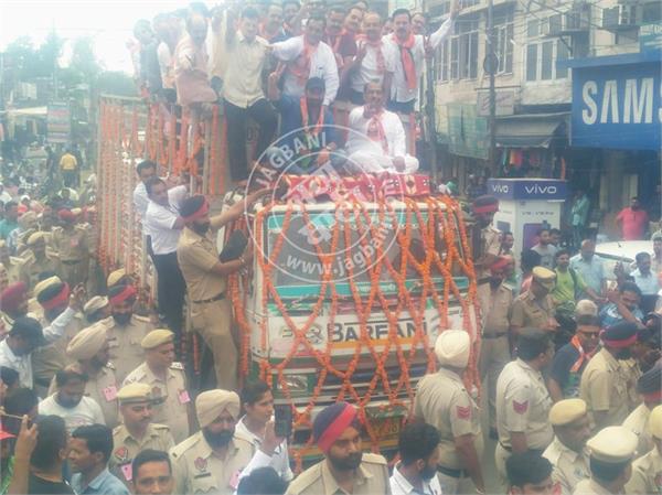 pathankot sunny deol road show