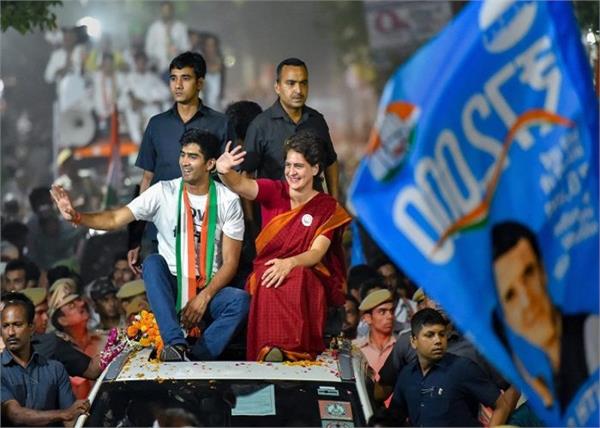 priyanka gandhi indira gandhi road show delhi