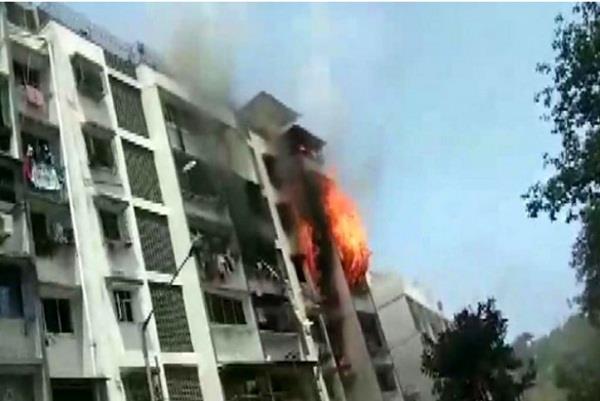mumbai fire 4th floor building