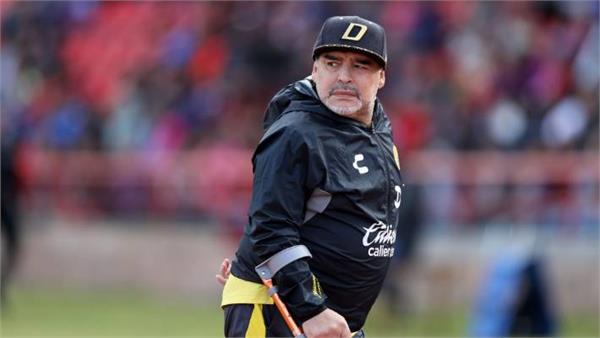 as the coach missed the first title maradona