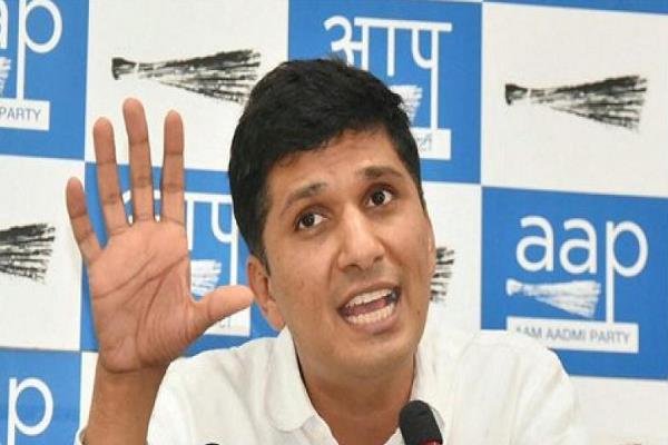 aap congratulates to prime minister