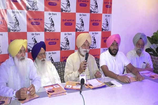 ਟਕਸਾਲੀ ਉਮੀਦਵਾਰ ਬੀਰ ਦਵਿੰਦਰ ਸਿੰਘ ਵਲੋਂ ਚੋਣ ਮੈਨੀਫੈਸਟੋ ਜਾਰੀ