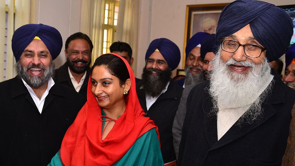 ਲੰਬੀ ਨੇ 2014 ਵਾਂਗ ਮੁੜ ਰੱਖੀ ਬਾਦਲ ਪਰਿਵਾਰ ਦੀ ਲਾਜ, 63 ਪਿਡਾਂ ''ਚੋਂ ਮਿਲੀ ਲੀਡ