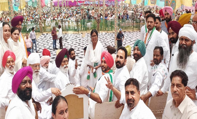 ਕੈਪਟਨ ਦੇ ਨਾ ਹੋਏ ਦੀਦਾਰ, ਵਰਕਰ ਤਿੱਖੀ ਧੁੱਪ ''ਚ ਕਰਦੇ ਰਹੇ ਇੰਤਜ਼ਾਰ