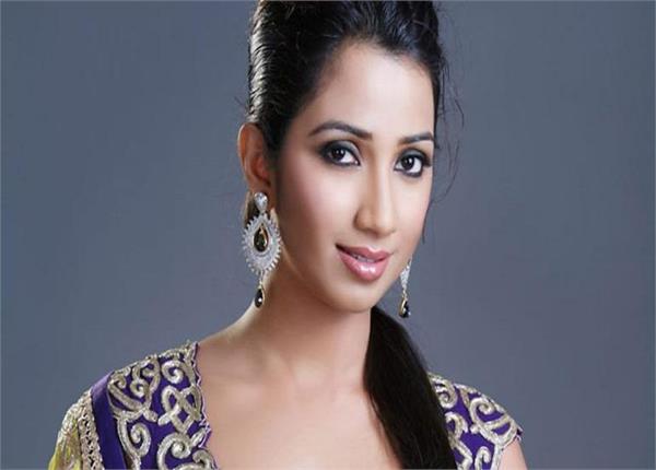 shreya ghoshal blasts airline for not allowing her to carry musical instrument