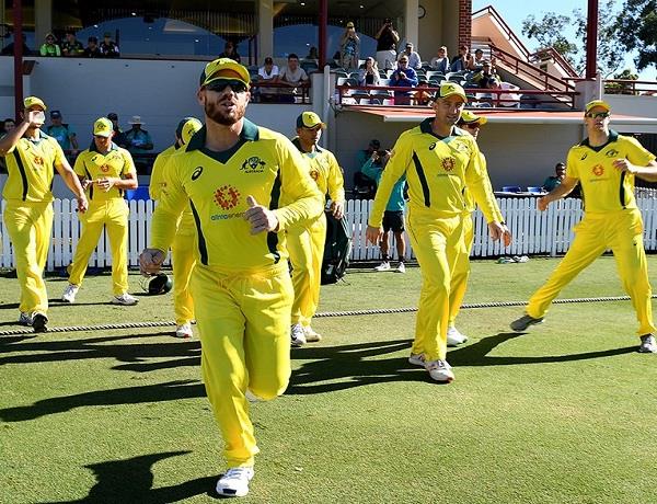 warner returns to australia  s warm up game