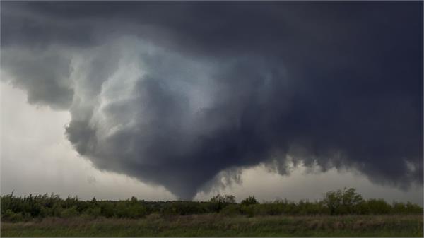 hurricane strike in oklahoma  structural damage