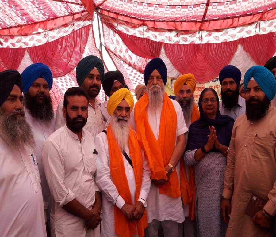 ਖਡੂਰ ਸਾਹਿਬ 'ਚ ਦੂਸ਼ਣਬਾਜ਼ੀਆਂ ਦੀ ਝੜੀ, ਟਕਸਾਲੀਆਂ ਨੇ ਕੈਪਟਨ ਤੇ ਬਾਦਲਾਂ ਖਿਲਾਫ ਕੱਢੀ ਭੜਾਸ
