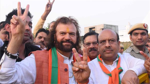 hans raj hans win delhi seat