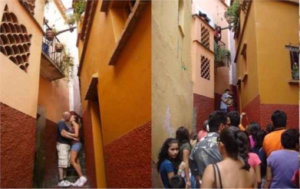 mexico kiss street