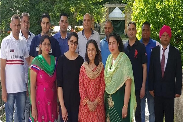 ਇਟਲੀ ਚੋਣਾਂ ''ਚ ਜੇਤੂ ਰਹੀ ਲਵਪ੍ਰੀਤ ਕੌਰ ਨੂੰ ਵਧਾਈ ਦੇਣ ਪੁੱਜੀ ਭਾਰਤੀ ਅੰਬੈਸਡਰ