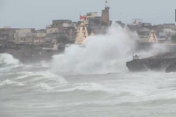 vayu cyclone gujarat